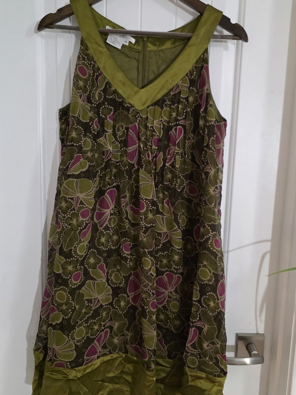 Y2K Maggy London 100% Silk Floral Shift Dress Size 12 Green, Vintage Sleeveless - Picture 3 of 11